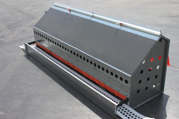 自动集蛋式产蛋箱